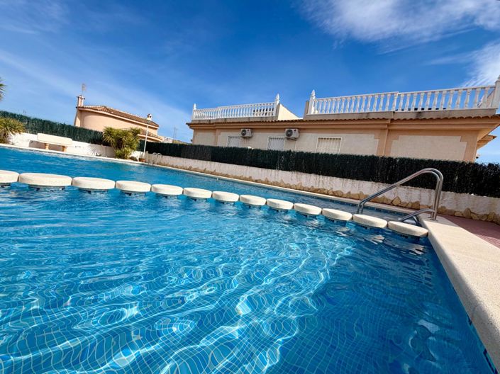 Image No.32-2 Bed Property for sale