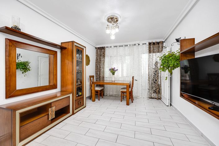 Image No.5-3 Bed Property for sale