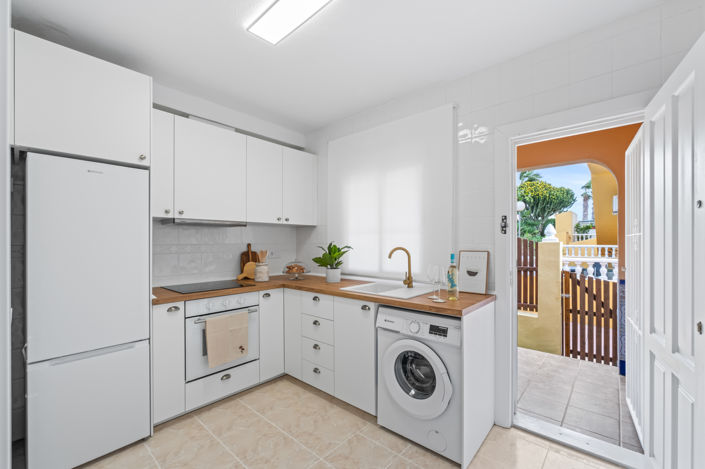 Image No.8-2 Bed Property for sale