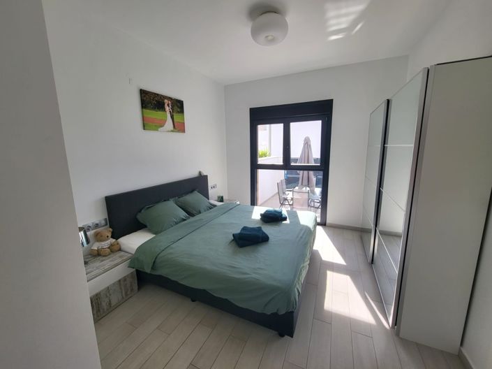 Image No.21-2 Bed Property for sale