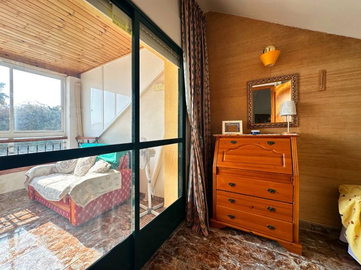 Image No.40-3 Bed Property for sale