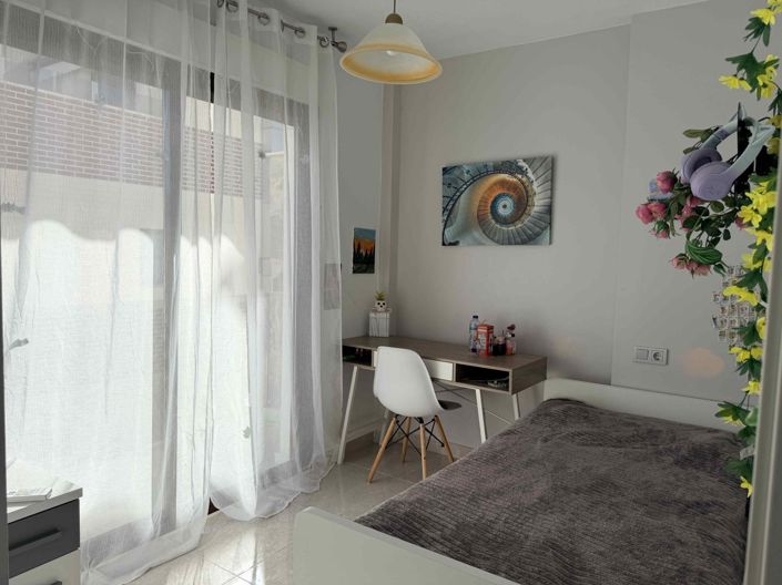 Image No.17-3 Bed Property for sale