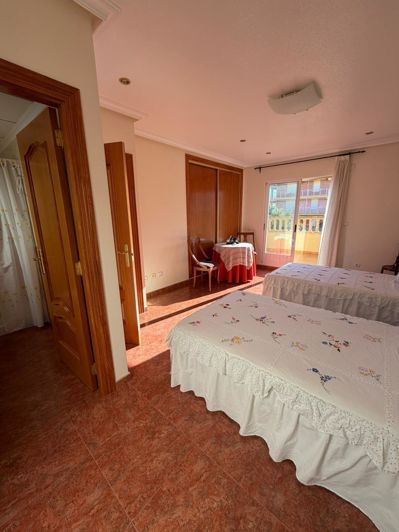 Image No.11-3 Bed Property for sale