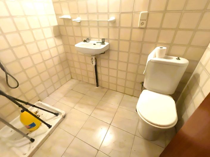 Image No.12-5 Bed Property for sale