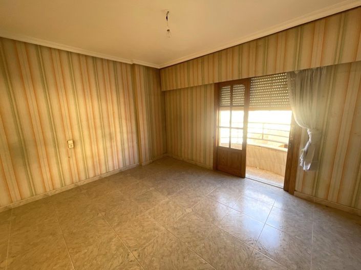 Image No.16-5 Bed Property for sale