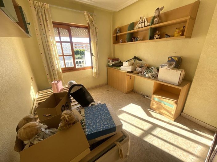 Image No.17-5 Bed Property for sale