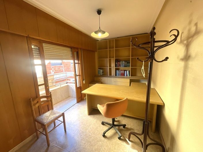 Image No.2-5 Bed Property for sale