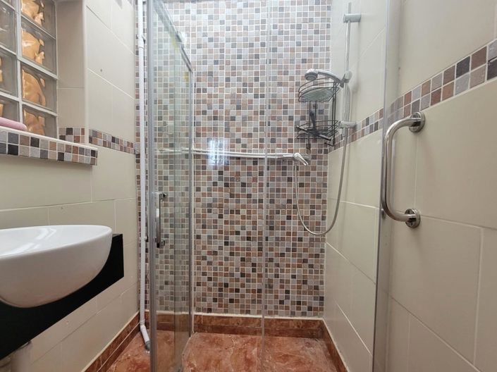 Image No.13-2 Bed Property for sale