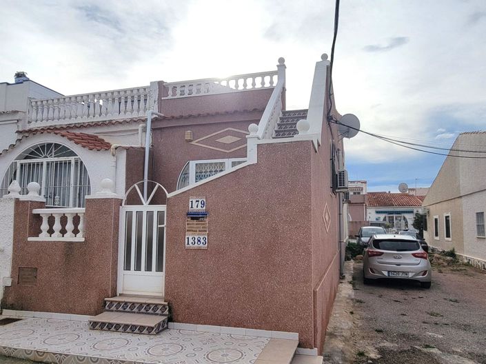 Image No.32-2 Bed Property for sale