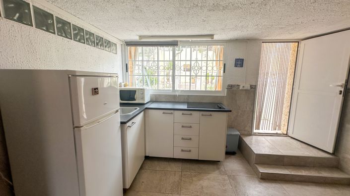 Image No.27-2 Bed Property for sale