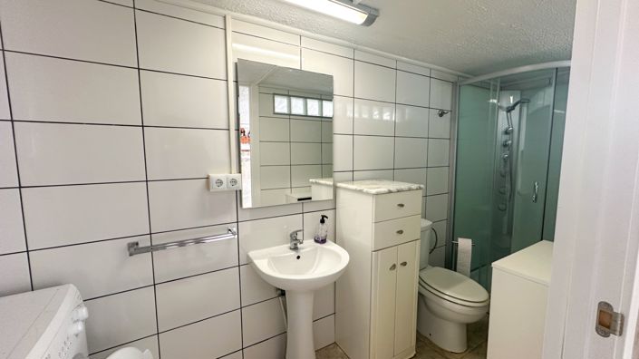 Image No.28-2 Bed Property for sale