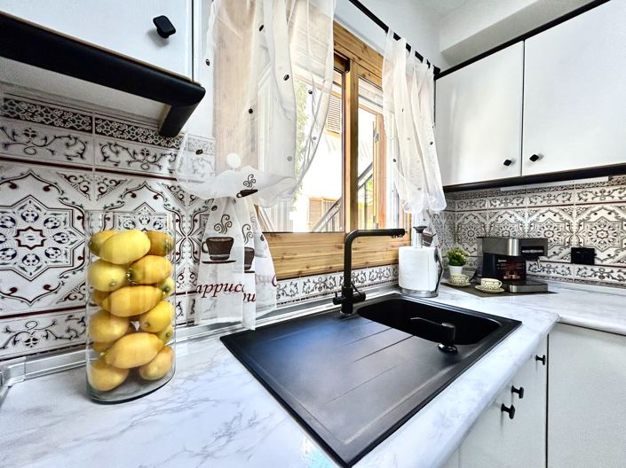 Image No.12-2 Bed Property for sale