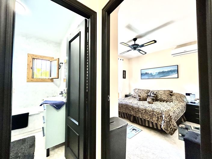 Image No.17-2 Bed Property for sale