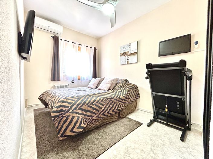 Image No.20-2 Bed Property for sale