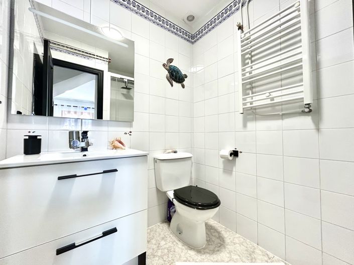 Image No.22-2 Bed Property for sale