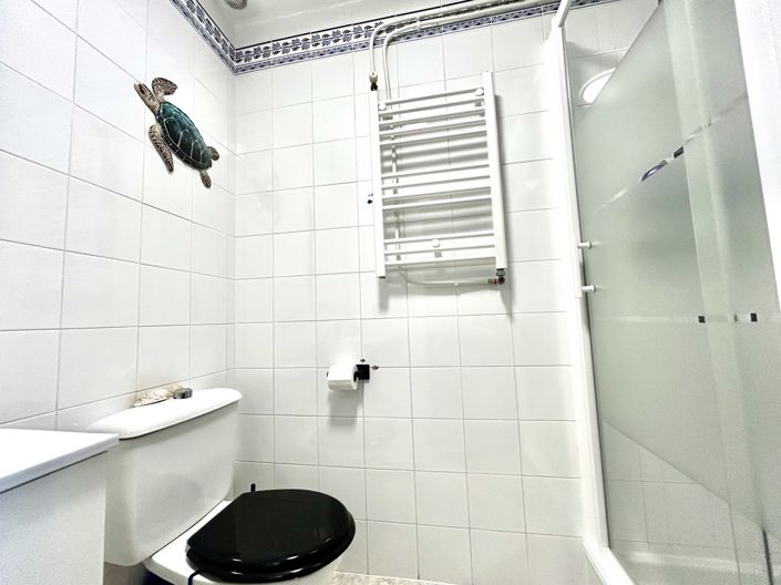 Image No.24-2 Bed Property for sale