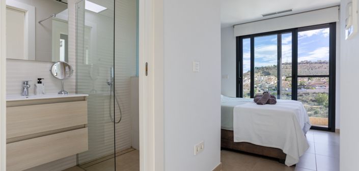 Image No.16-3 Bed Property for sale