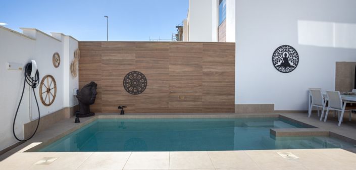 Image No.37-3 Bed Property for sale