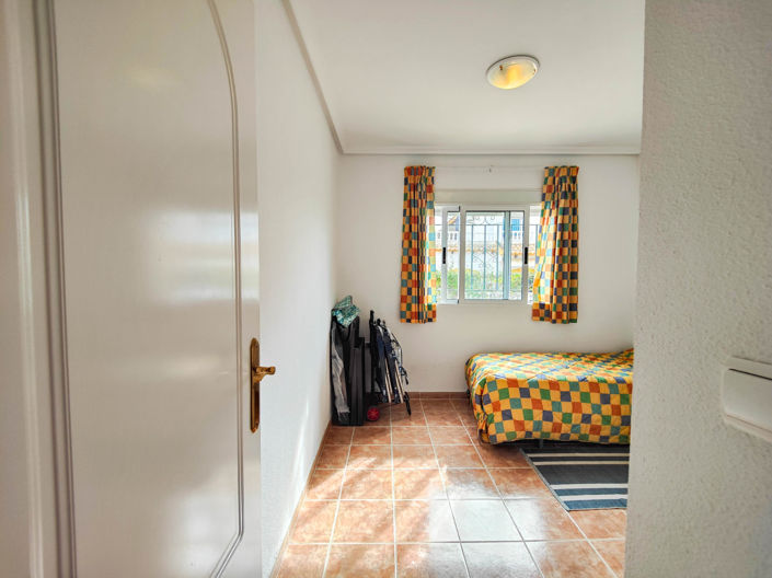 Image No.20-3 Bed Property for sale