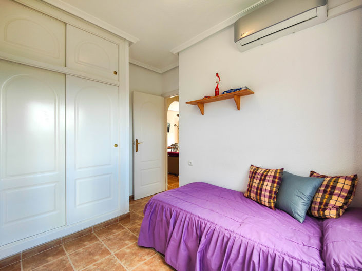 Image No.26-3 Bed Property for sale