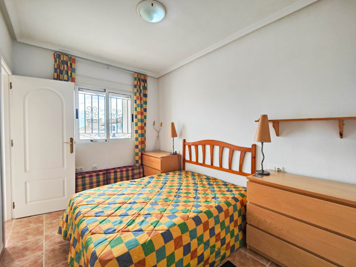 Image No.28-3 Bed Property for sale