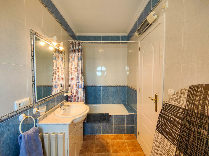 Image No.31-3 Bed Property for sale