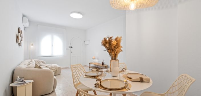 Image No.12-2 Bed Property for sale