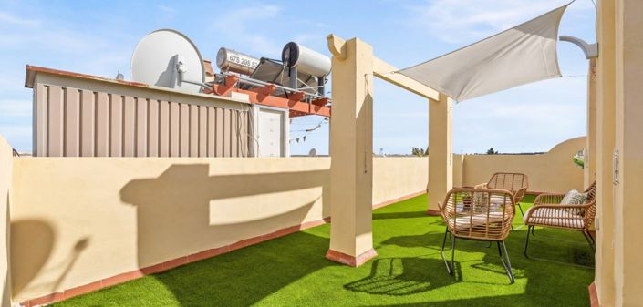 Image No.25-2 Bed Property for sale