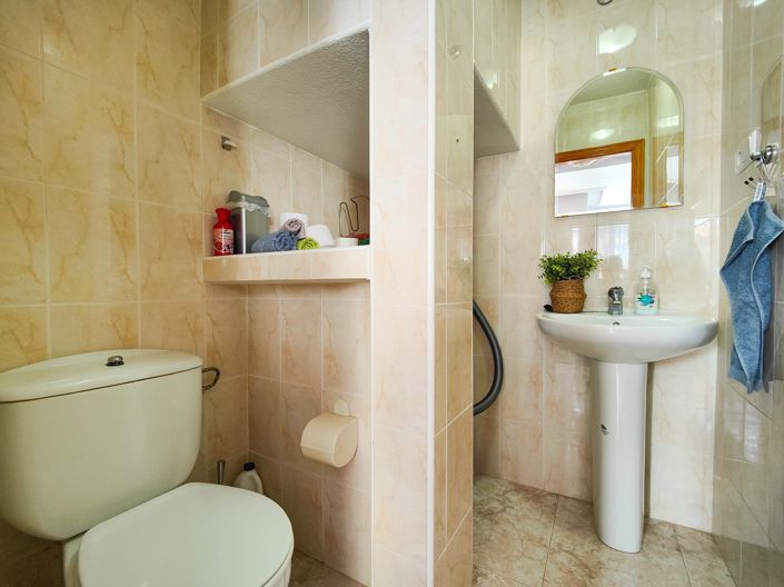 Image No.21-3 Bed Property for sale