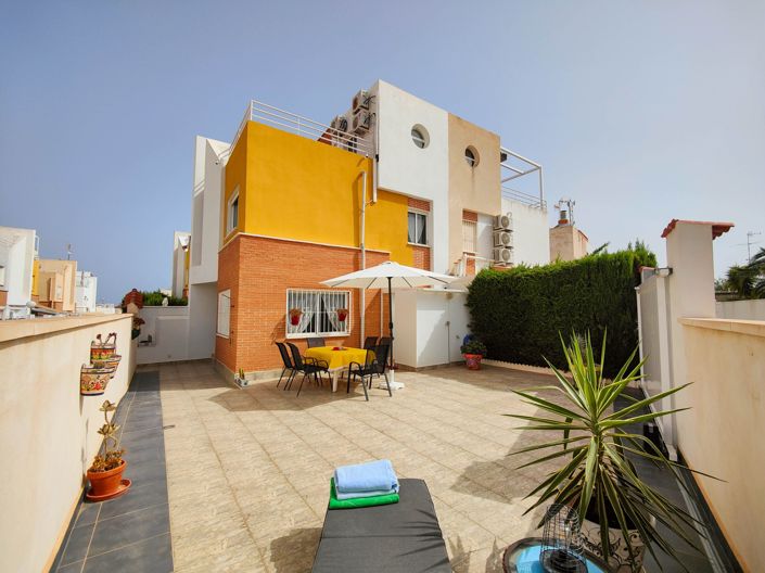 Image No.3-3 Bed Property for sale