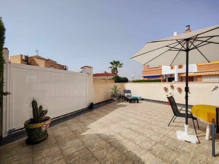 Image No.8-3 Bed Property for sale