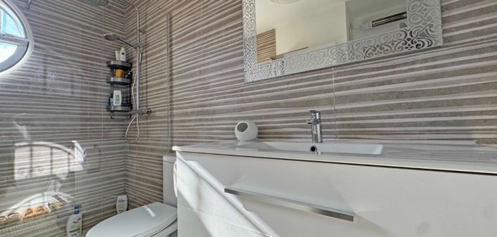 Image No.23-2 Bed Property for sale