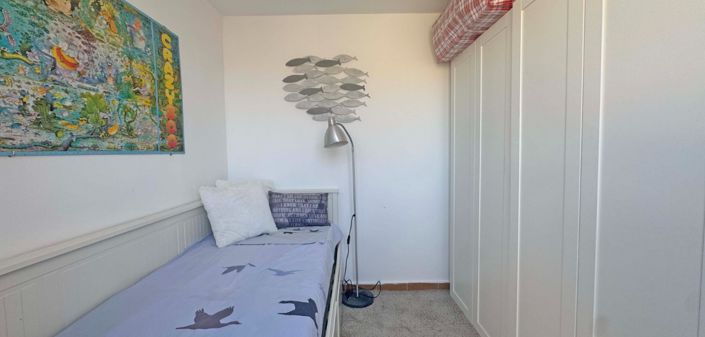 Image No.32-2 Bed Property for sale