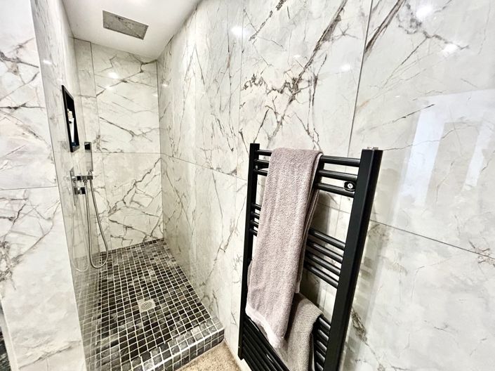 Image No.12-4 Bed Property for sale