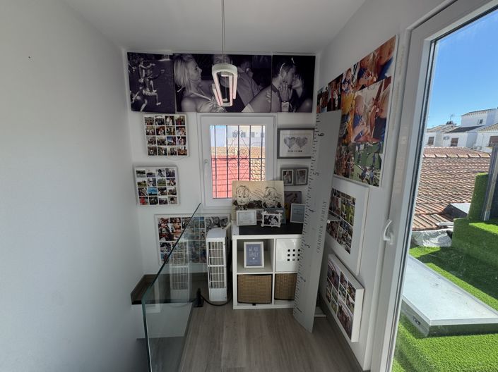 Image No.18-4 Bed Property for sale