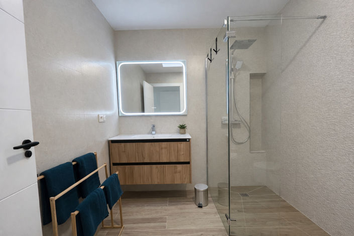 Image No.26-3 Bed Property for sale