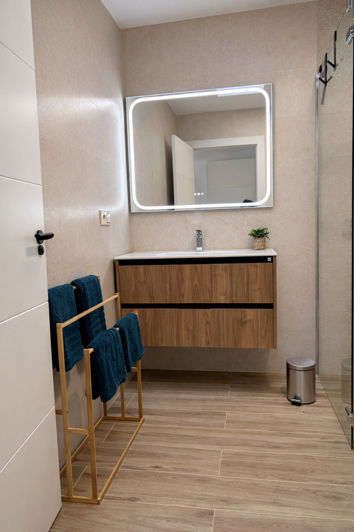 Image No.27-3 Bed Property for sale