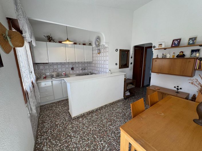 Image No.12-3 Bed Property for sale