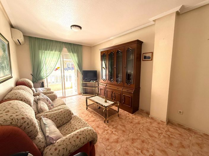 Image No.2-Appartement de 2 chambres à vendre à Torrevieja