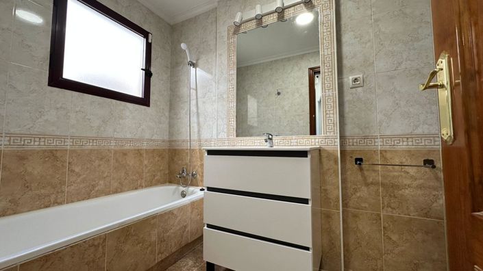 Image No.11-2 Bed Apartment for sale