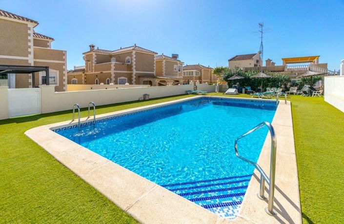 Image No.23-2 Bed Apartment for sale