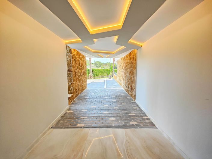 Image No.33-2 Bed Apartment for sale