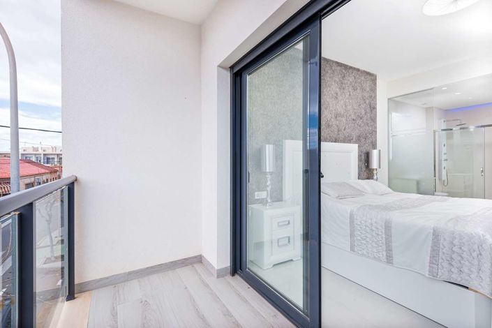 Image No.28-2 Bed Apartment for sale