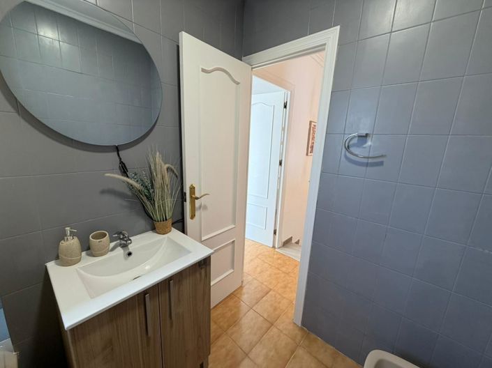 Image No.15-3 Bed Property for sale