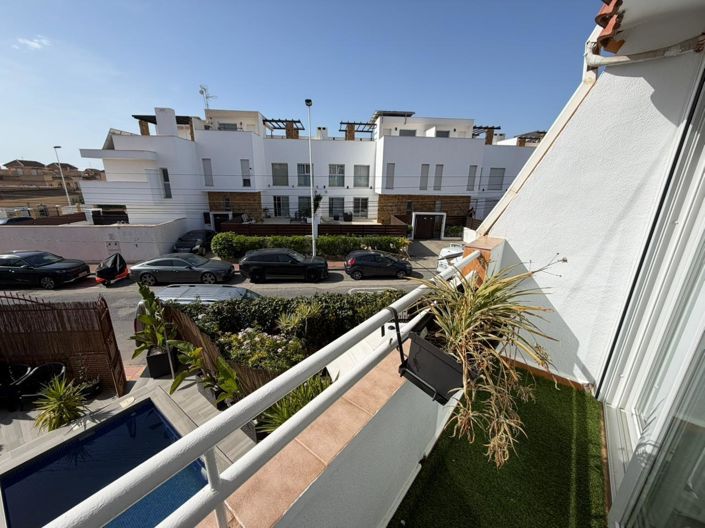 Image No.20-3 Bed Property for sale
