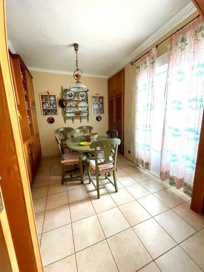 Image No.21-4 Bed Apartment for sale