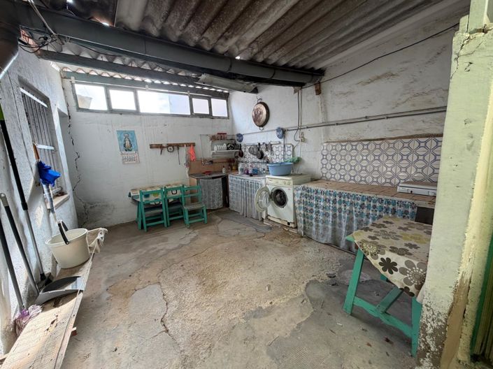 Image No.10-3 Bed Property for sale