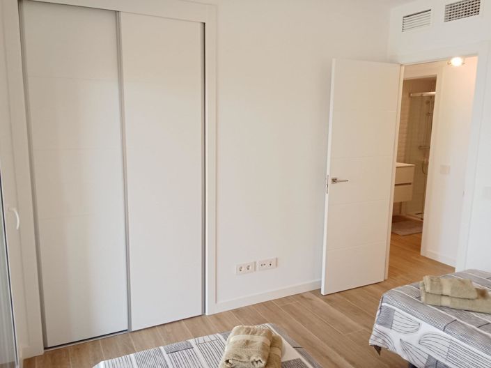 Image No.20-2 Bed Apartment for sale