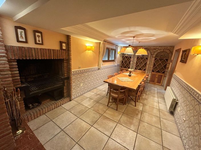 Image No.29-4 Bed Villa for sale
