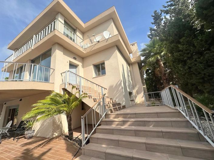 Image No.4-4 Bed Villa for sale